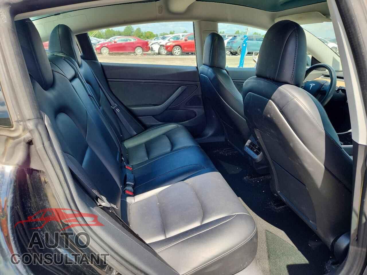 TESLA MODEL 3 2018 - 5YJ3E1EA8JF156523