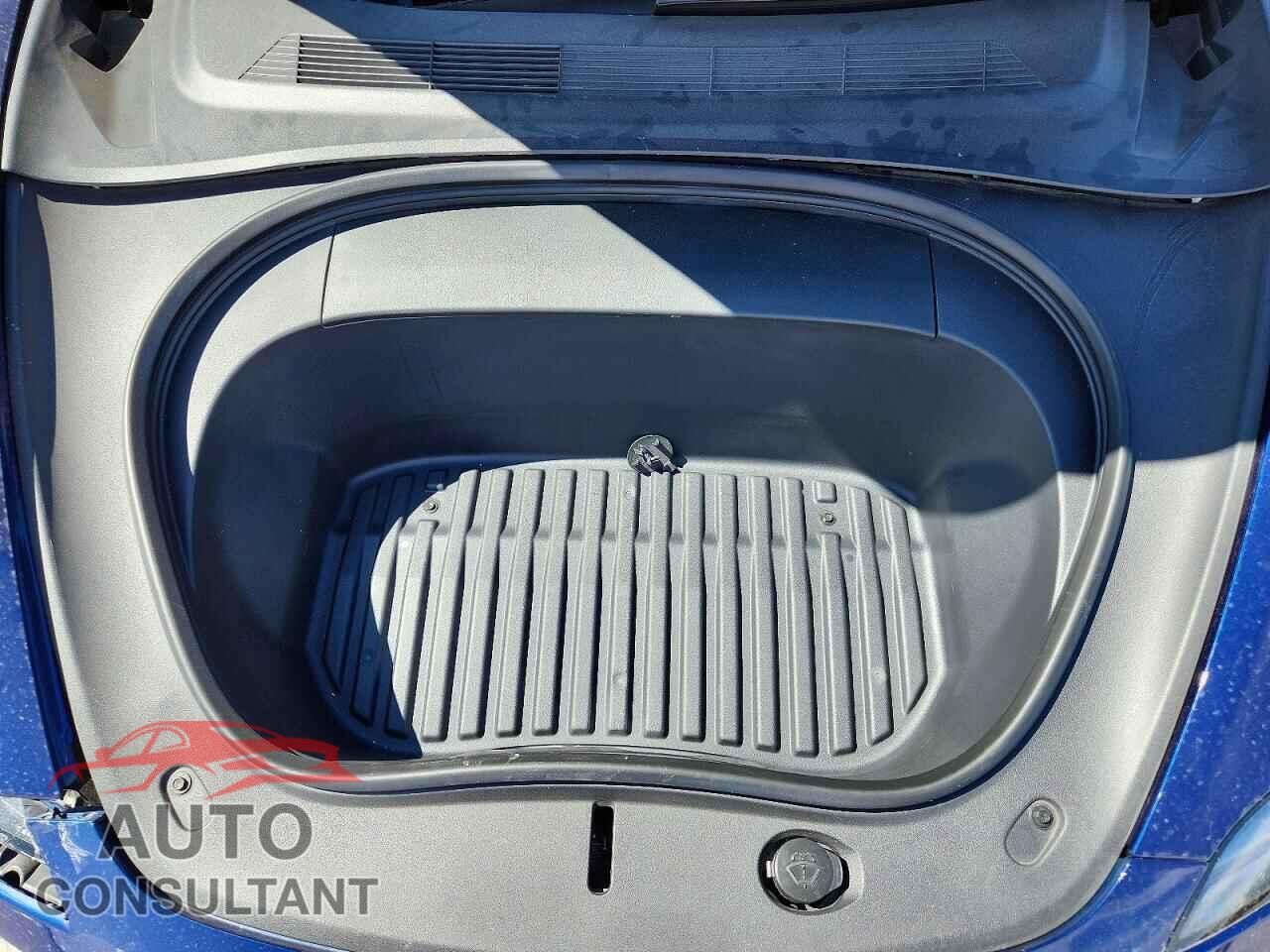 TESLA MODEL 3 2024 - 5YJ3E1EA2RF828989