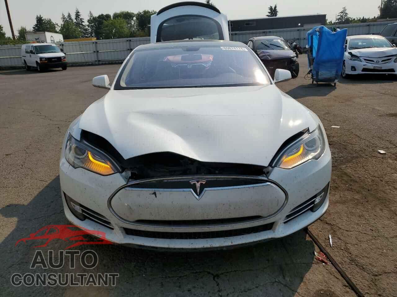 TESLA MODEL S 2013 - 5YJSA1CN7DFP20227