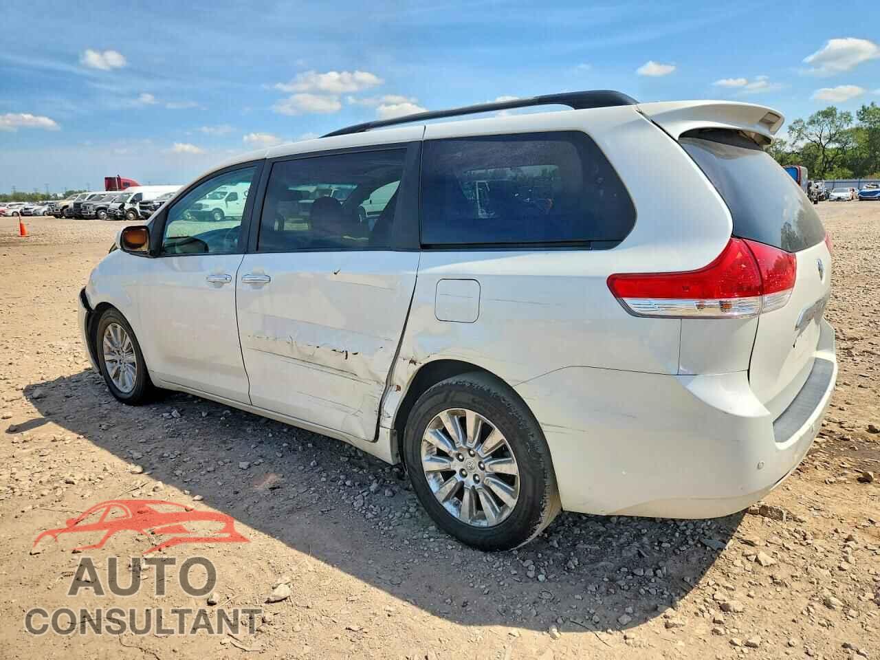 TOYOTA SIENNA 2011 - 5TDDK3DC3BS029025