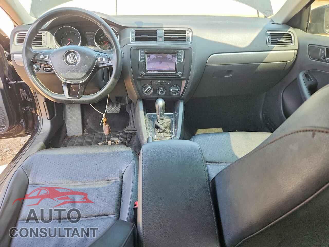 VOLKSWAGEN JETTA 2017 - 3VWDB7AJ1HM324527