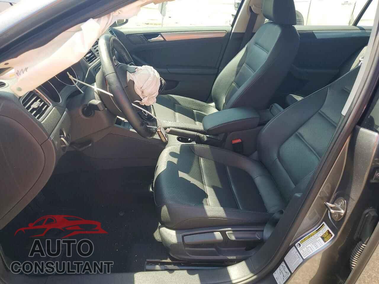 VOLKSWAGEN JETTA 2017 - 3VWDB7AJ9HM202613