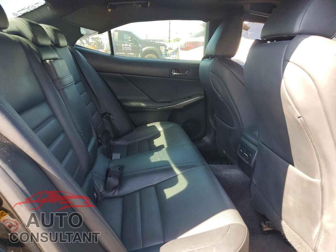 LEXUS IS 2014 - JTHBE1D20E5010421