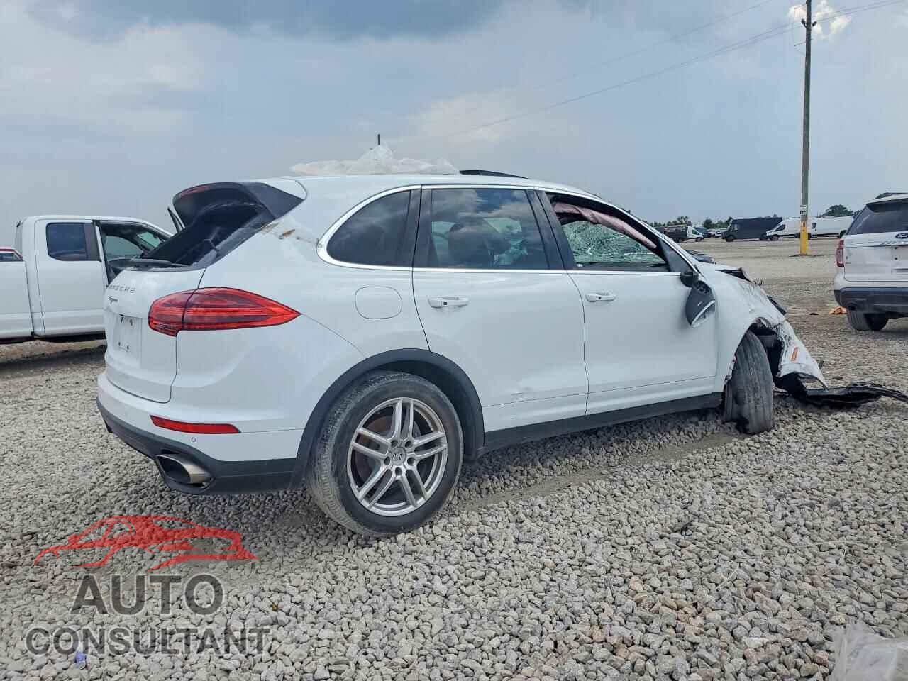 PORSCHE CAYENNE 2016 - WP1AA2A24GLA08784