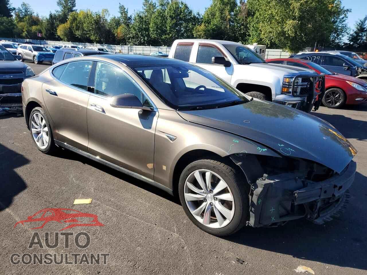 TESLA MODEL S 2015 - 5YJSA1H28FF095144