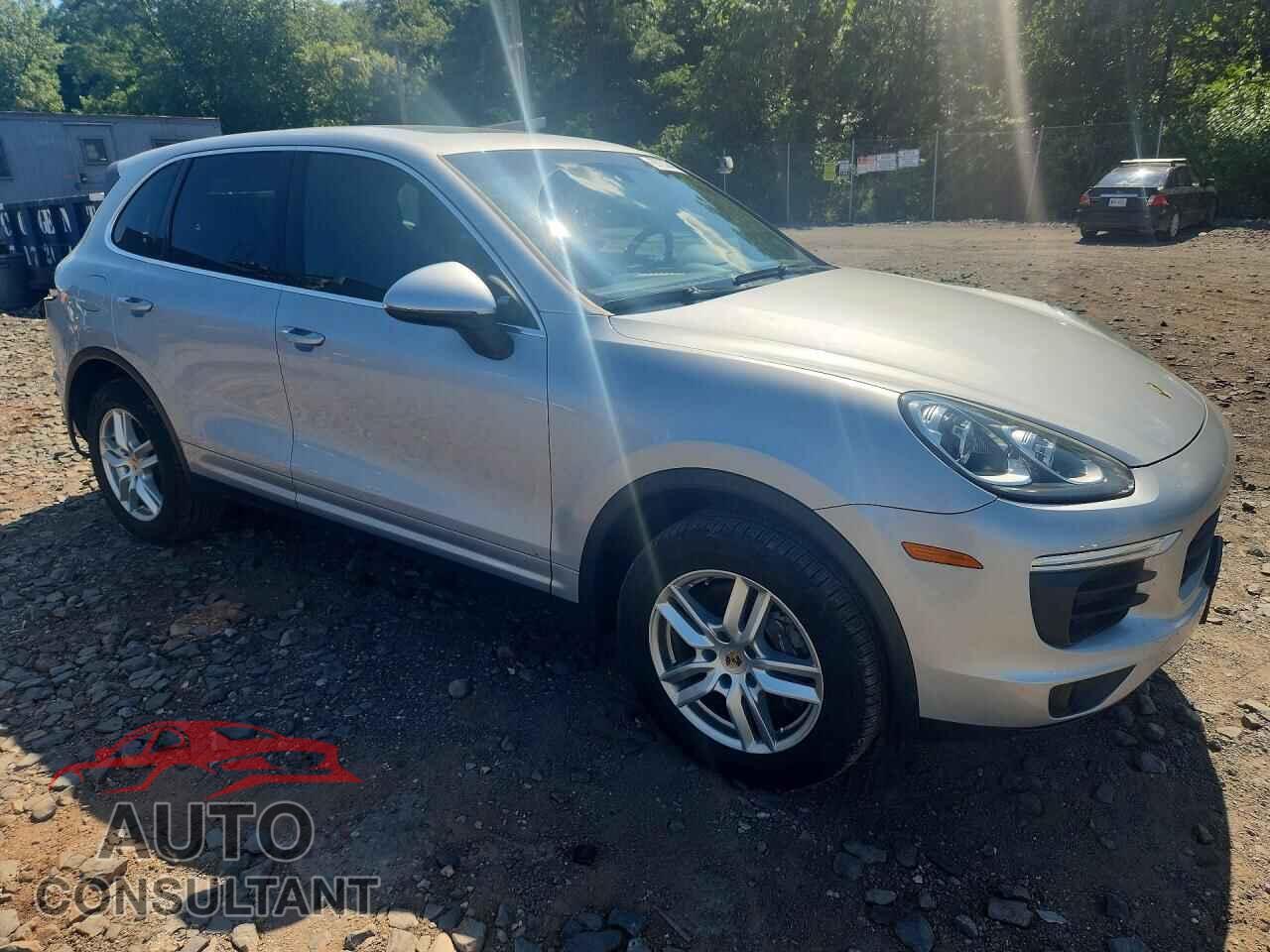 PORSCHE CAYENNE 2016 - WP1AA2A24GLA03956