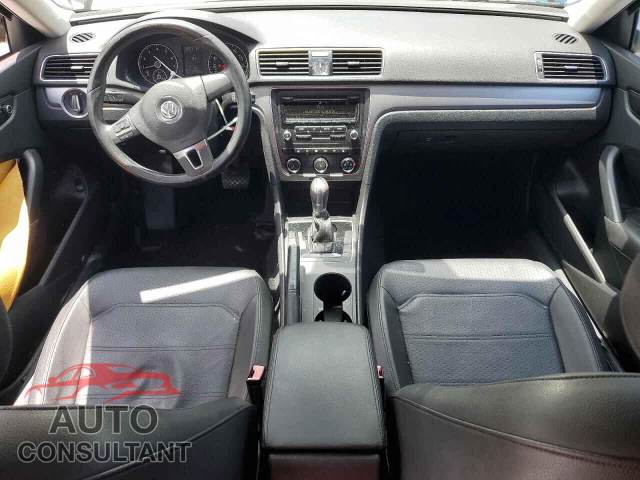 VOLKSWAGEN PASSAT 2015 - 1VWAT7A33FC018980
