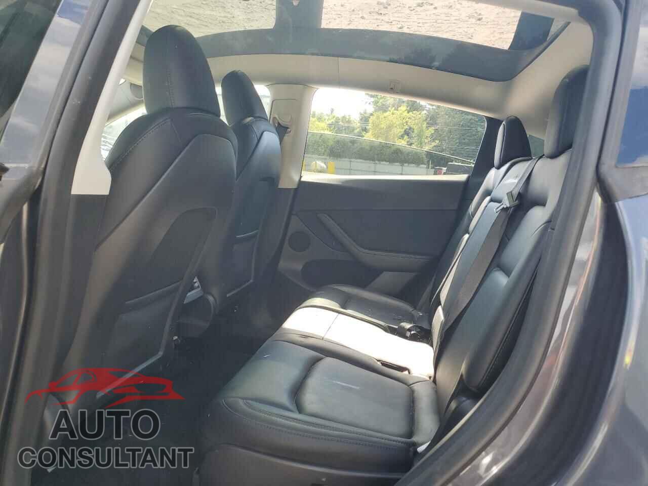 TESLA MODEL Y 2023 - 7SAYGAEE2PF856665