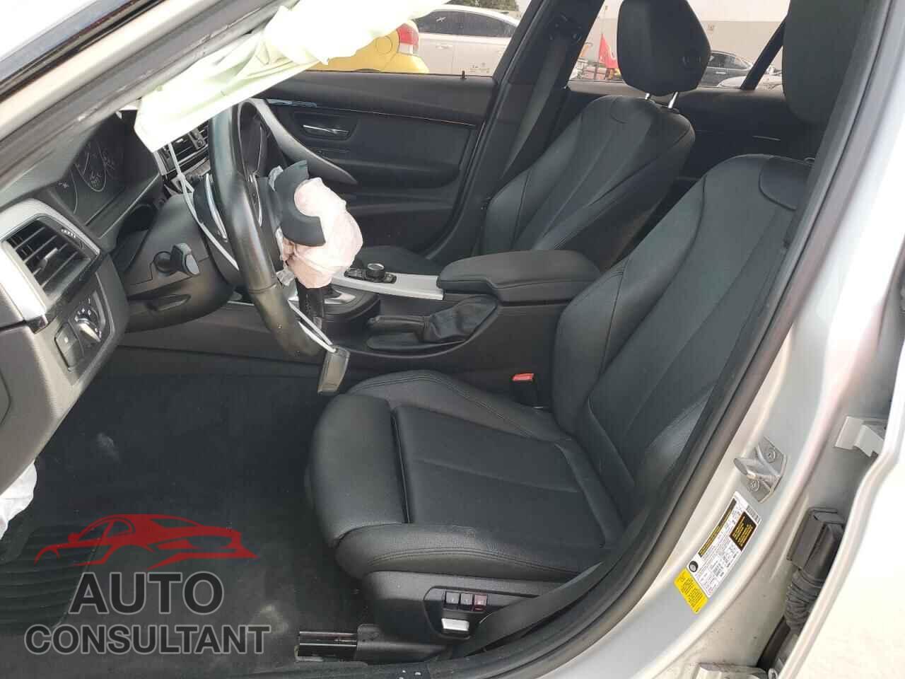 BMW 3 SERIES 2018 - WBA8B9C54JEE81061