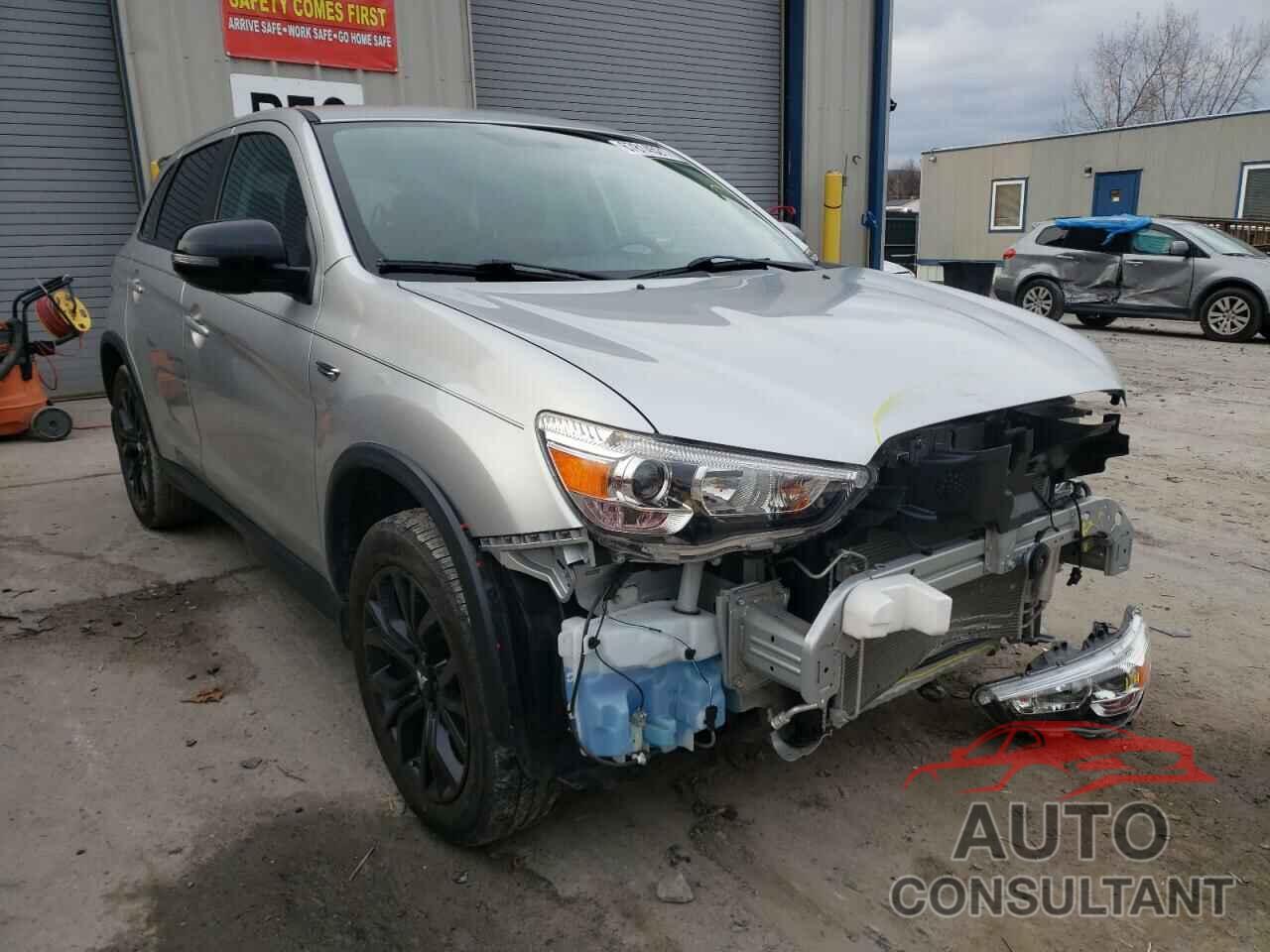 MITSUBISHI OUTLANDER 2018 - JA4AR3AU7JU009067
