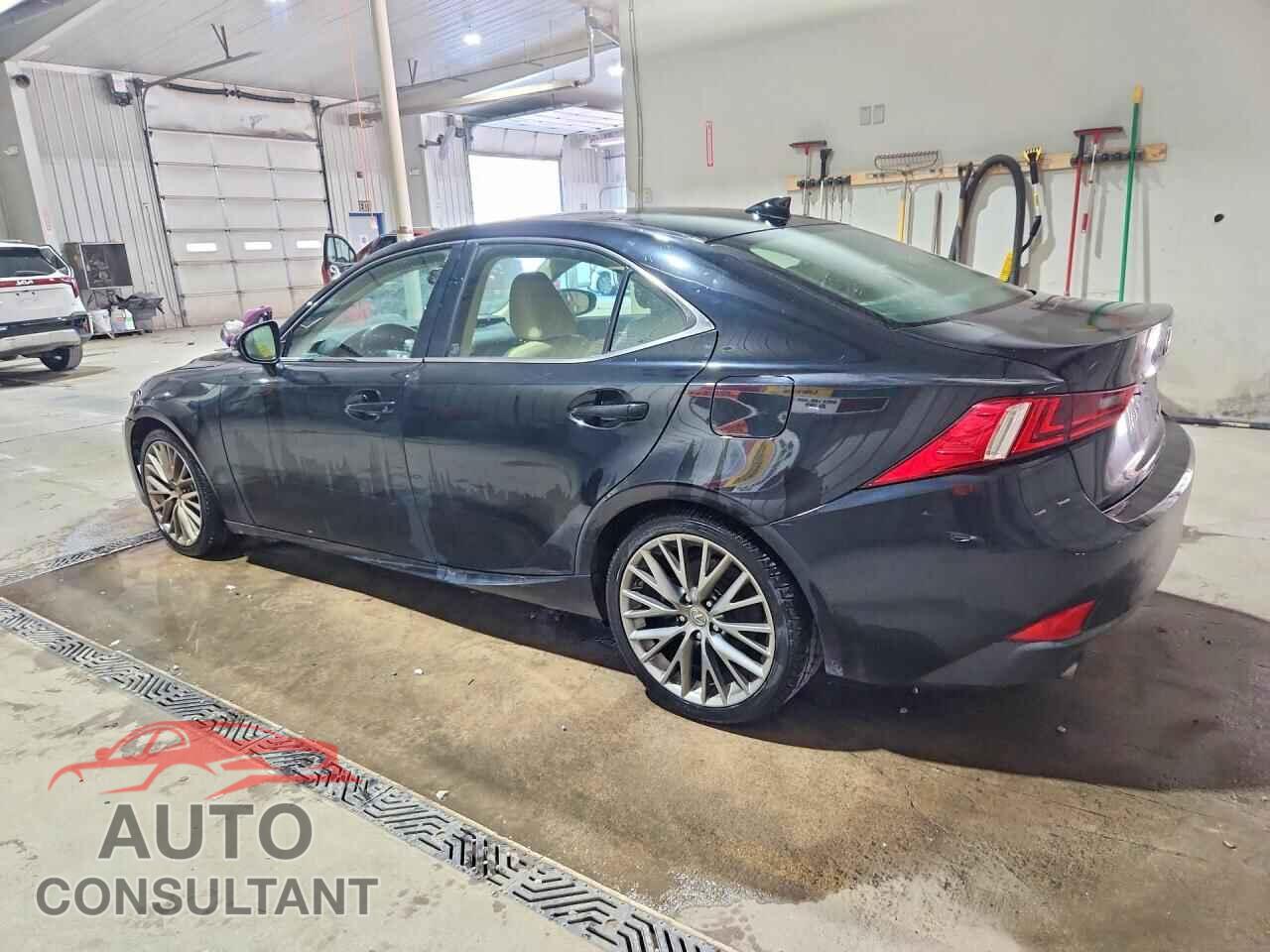 LEXUS IS 2014 - JTHCF1D20E5014115