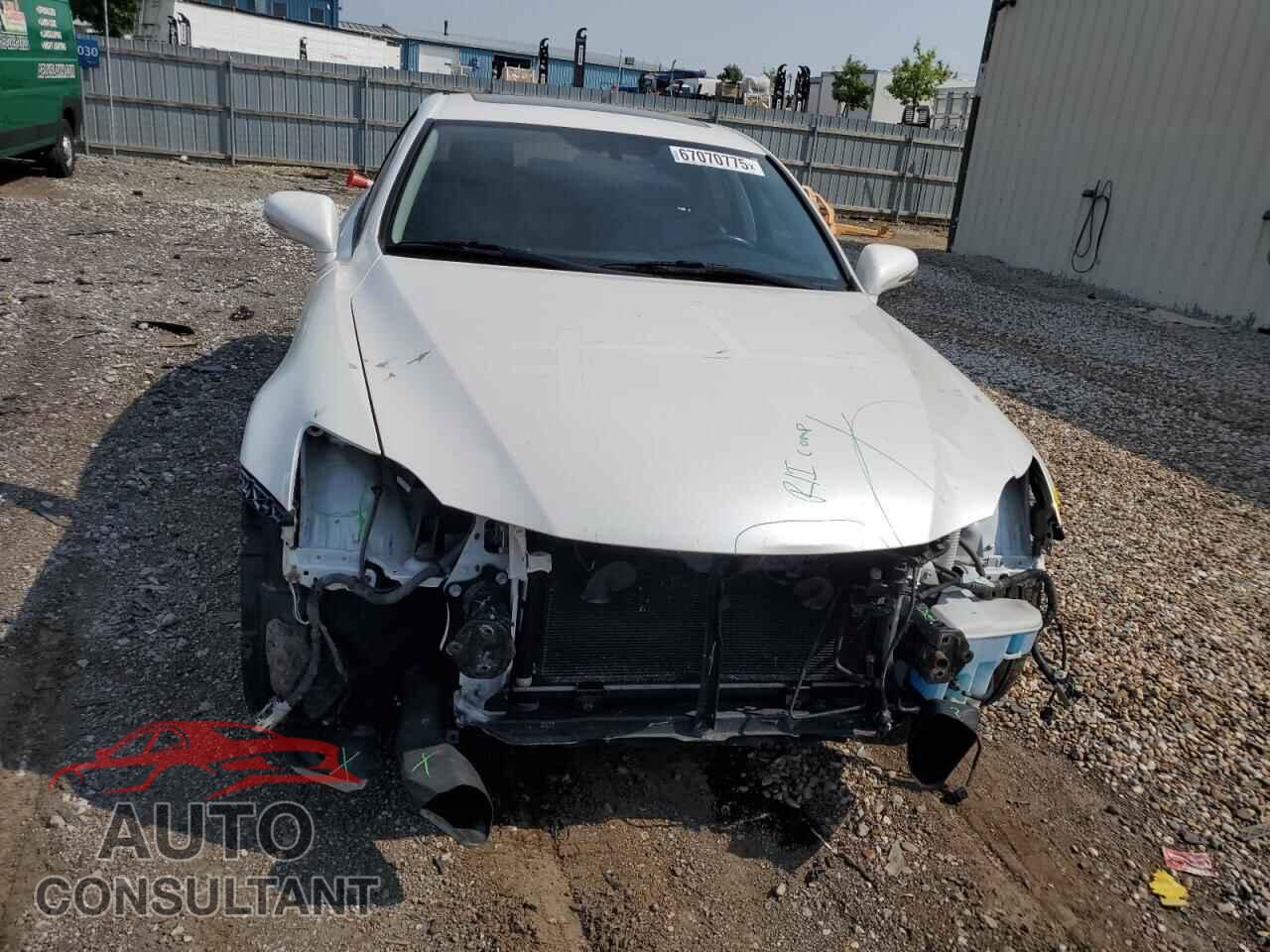 LEXUS IS 2012 - JTHCF5C24C5059547