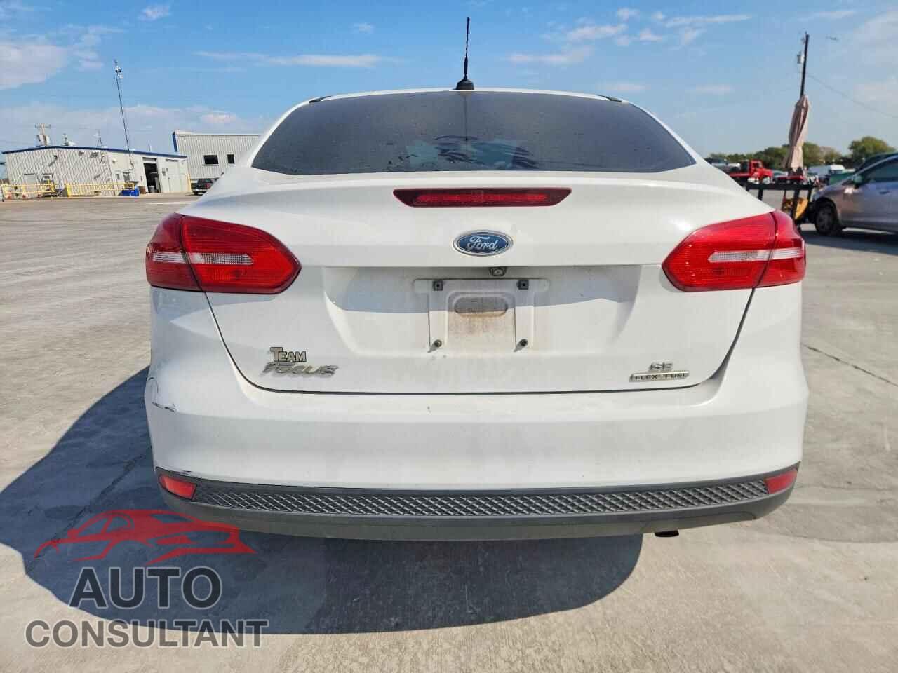 FORD FOCUS 2015 - 1FADP3F20FL250407