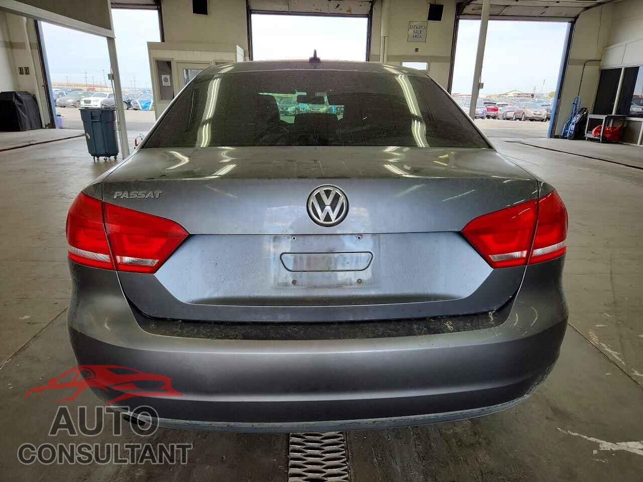 VOLKSWAGEN PASSAT 2014 - 1VWAP7A35EC002458