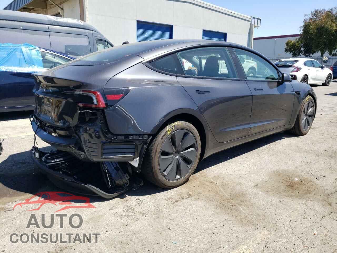 TESLA MODEL 3 2024 - 5YJ3E1EA7RF718648