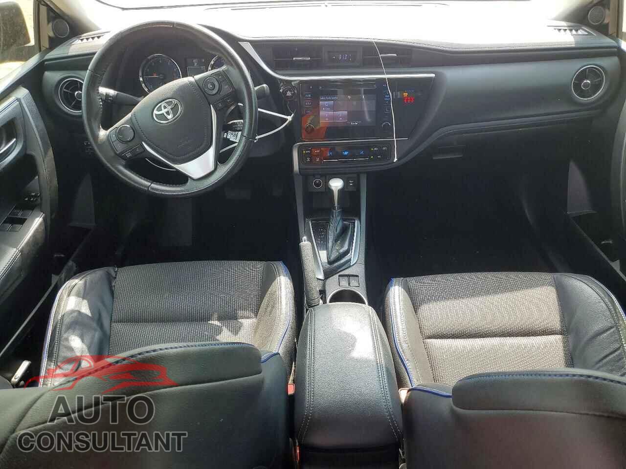 TOYOTA COROLLA 2018 - 5YFBURHE2JP852021