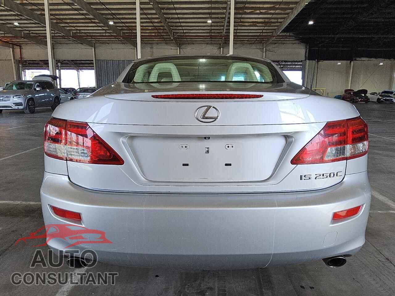 LEXUS IS 2011 - JTHFF2C26B2519092