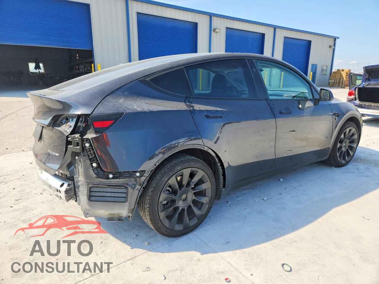 TESLA MODEL Y 2025 - 7SAYGAEE2SF247830