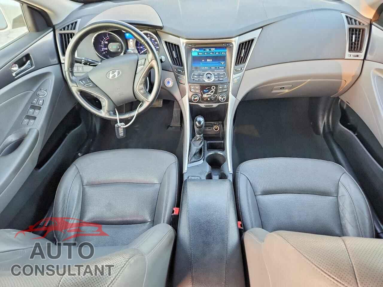 HYUNDAI SONATA 2013 - KMHEC4A40DA082765