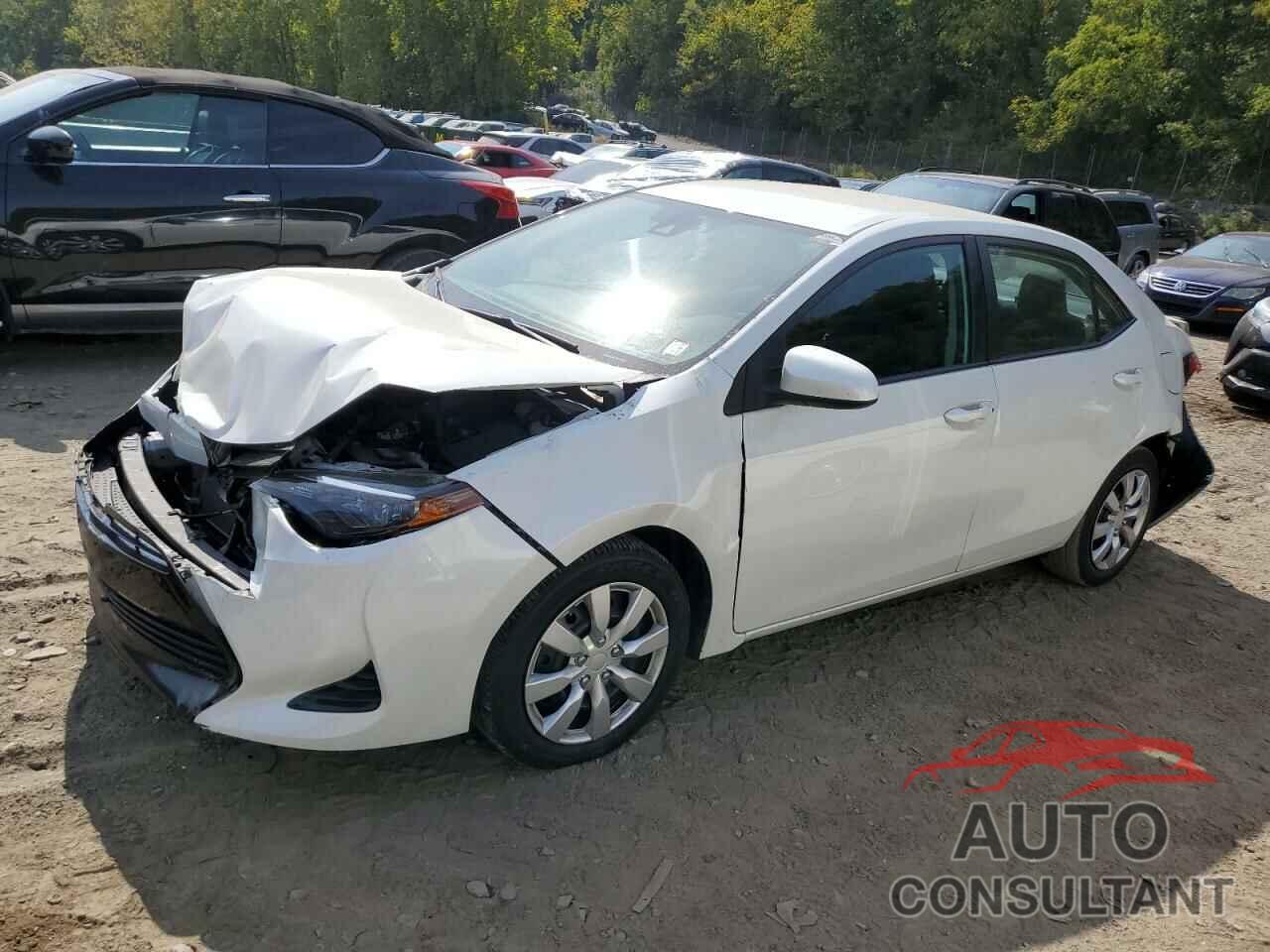 TOYOTA COROLLA 2018 - 5YFBURHE7JP835070