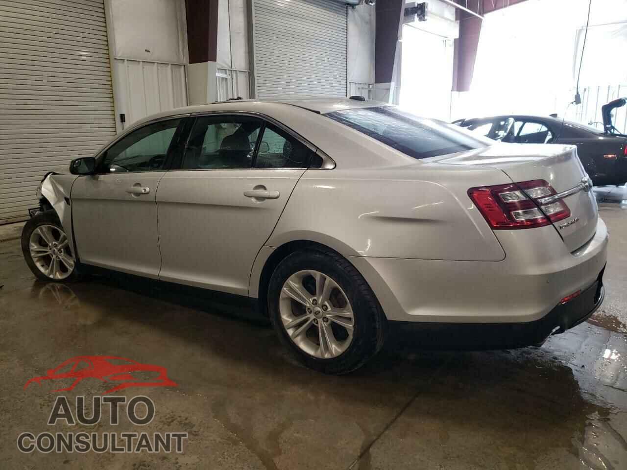 FORD TAURUS 2016 - 1FAHP2E82GG102187
