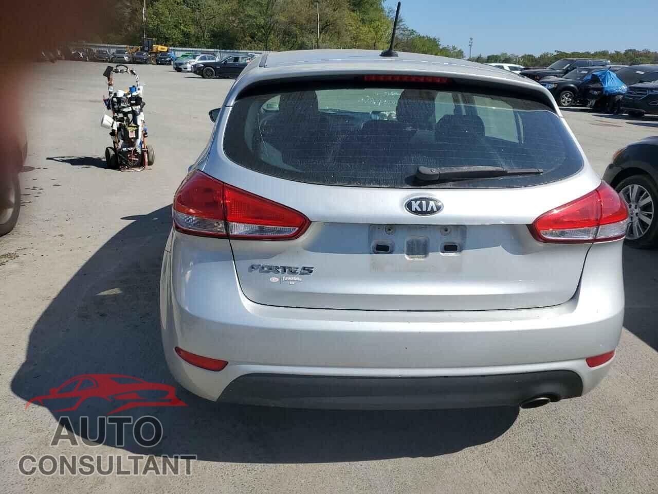 KIA FORTE 2016 - KNAFK5A89G5582485