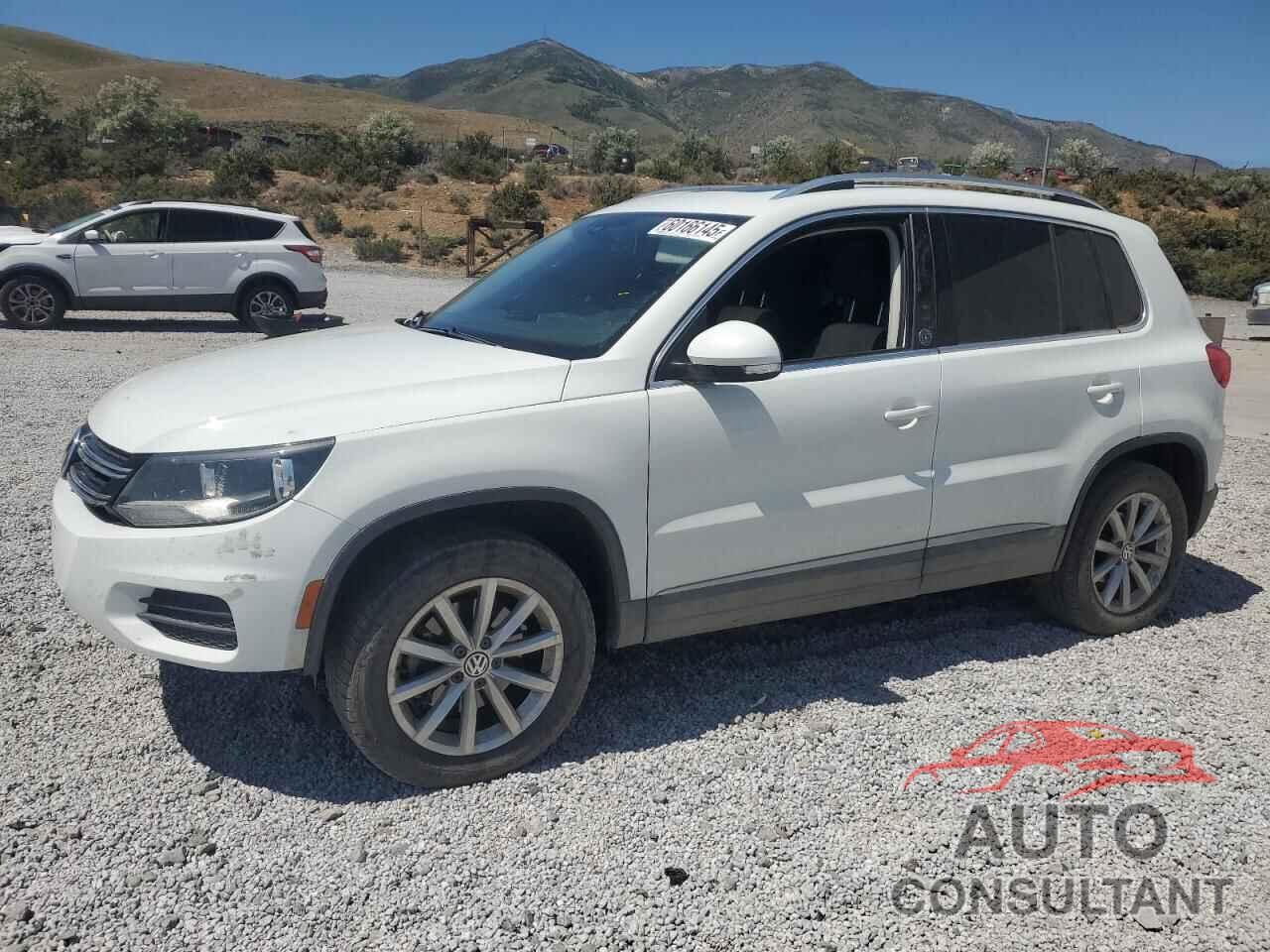 VOLKSWAGEN TIGUAN 2017 - WVGSV7AX6HW503373