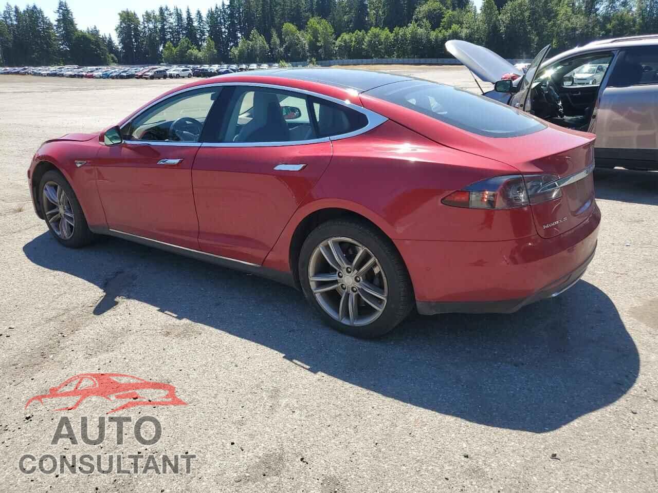 TESLA MODEL S 2015 - 5YJSA1E24FF118584