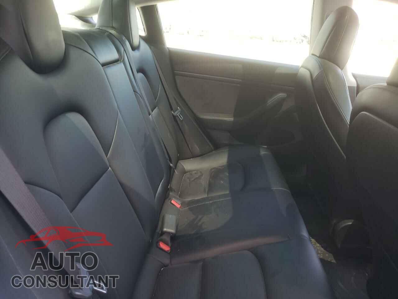 TESLA MODEL 3 2021 - 5YJ3E1EA1MF054176