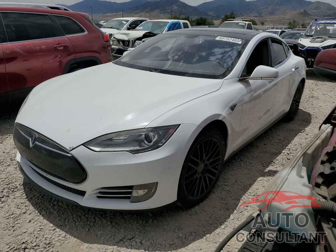 TESLA MODEL S 2013 - 5YJSA1CN6DFP17206