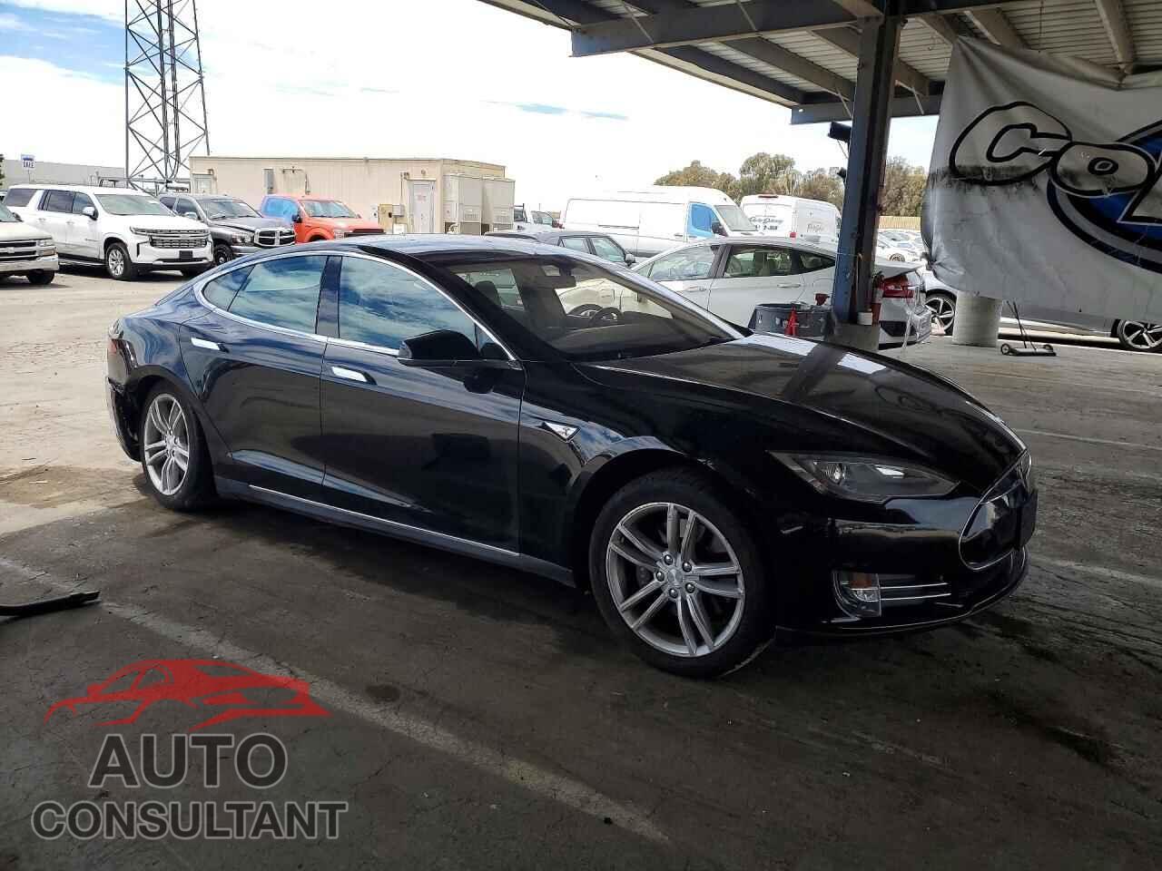 TESLA MODEL S 2014 - 5YJSA1H18EFP35648