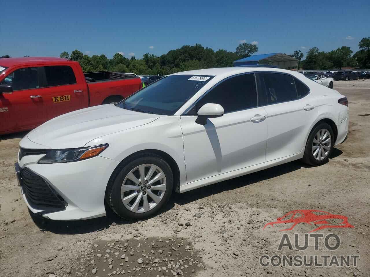 TOYOTA CAMRY 2018 - 4T1B11HK3JU086587