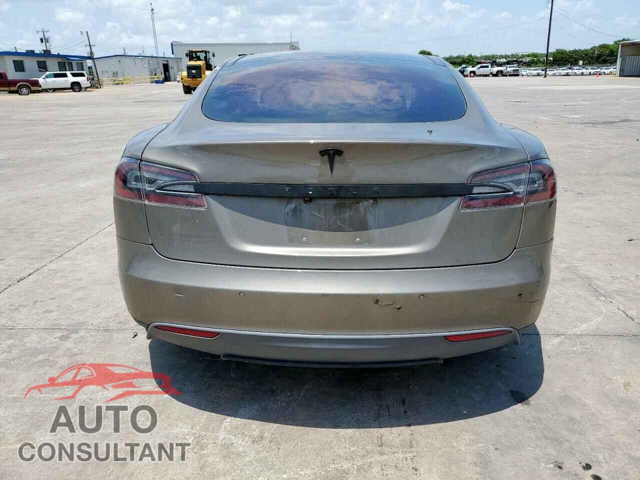 TESLA MODEL S 2015 - 5YJSA1H22FF093275