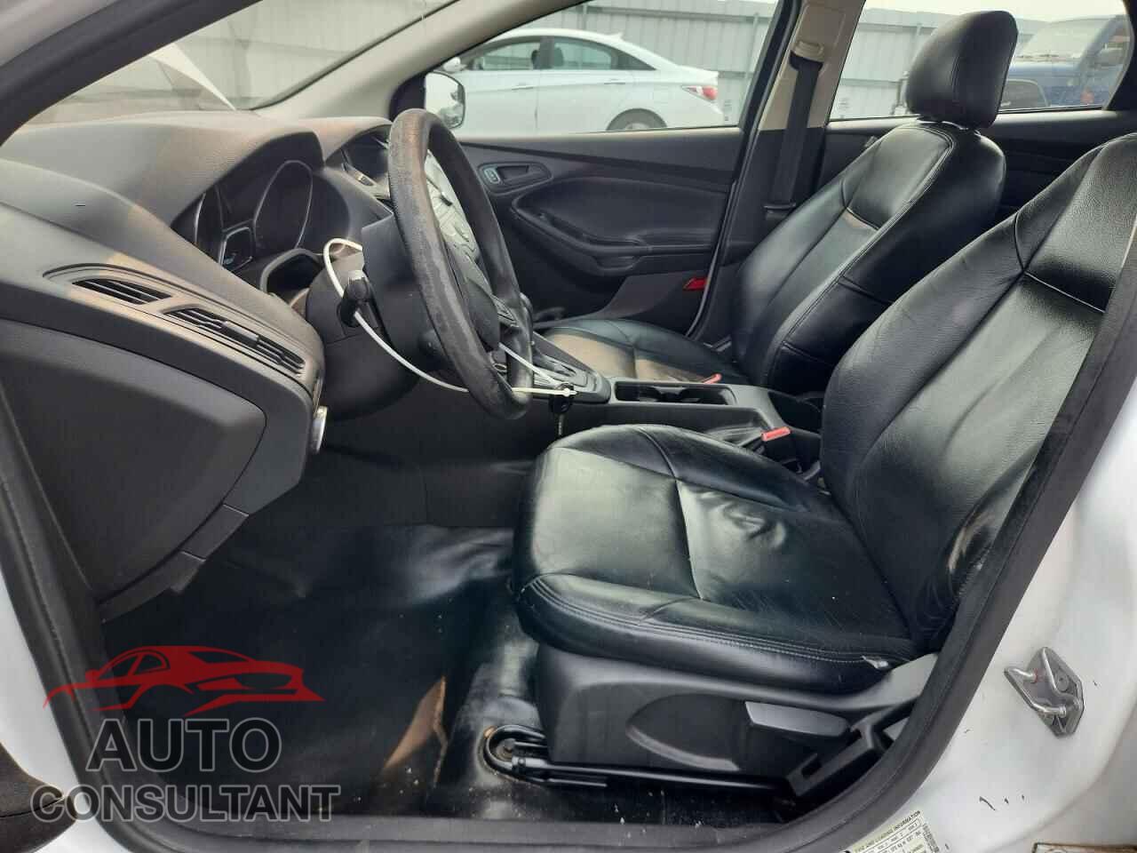 FORD FOCUS 2015 - 1FADP3E29FL366450