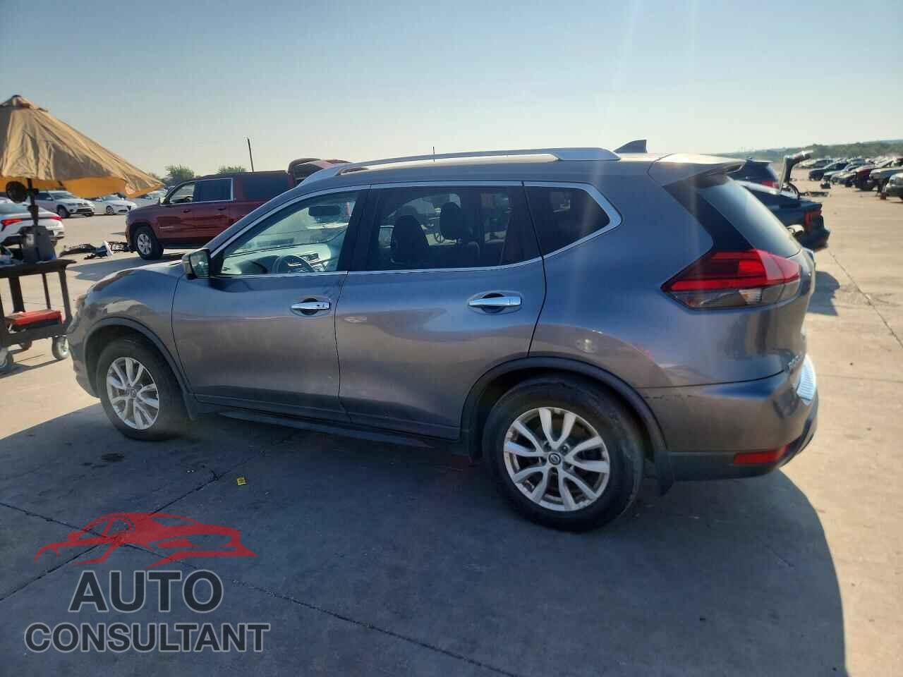 NISSAN ROGUE 2017 - KNMAT2MT2HP523213