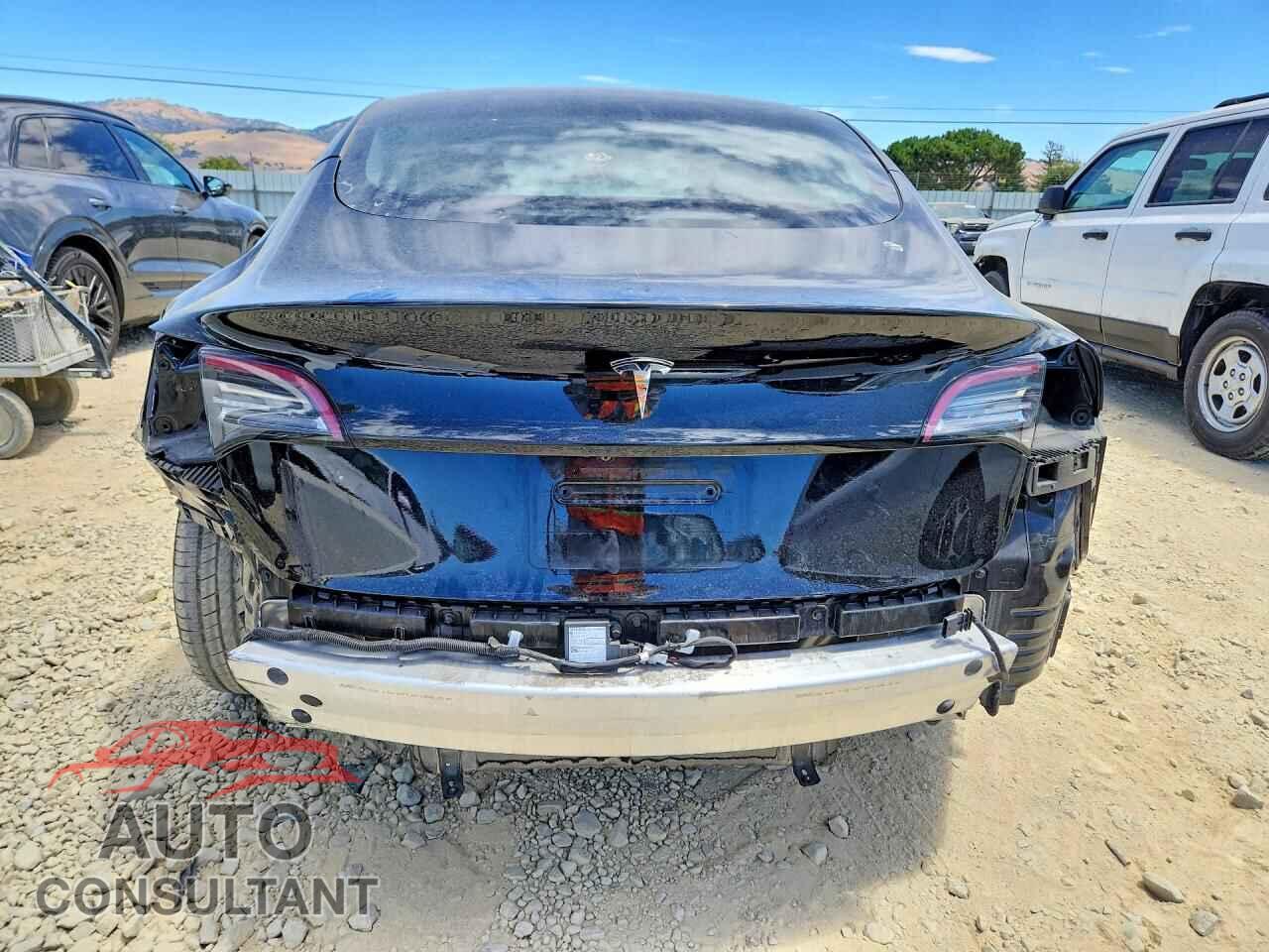 TESLA MODEL 3 2021 - 5YJ3E1EA5MF084037