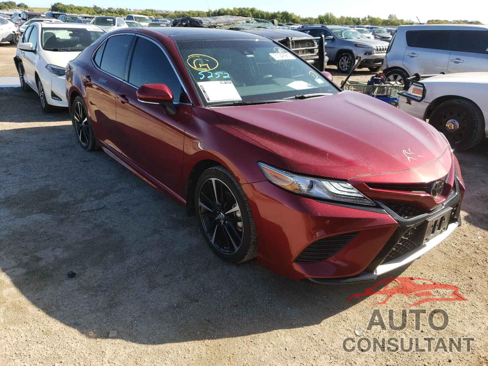 TOYOTA CAMRY 2018 - 4T1B61HK6JU631005