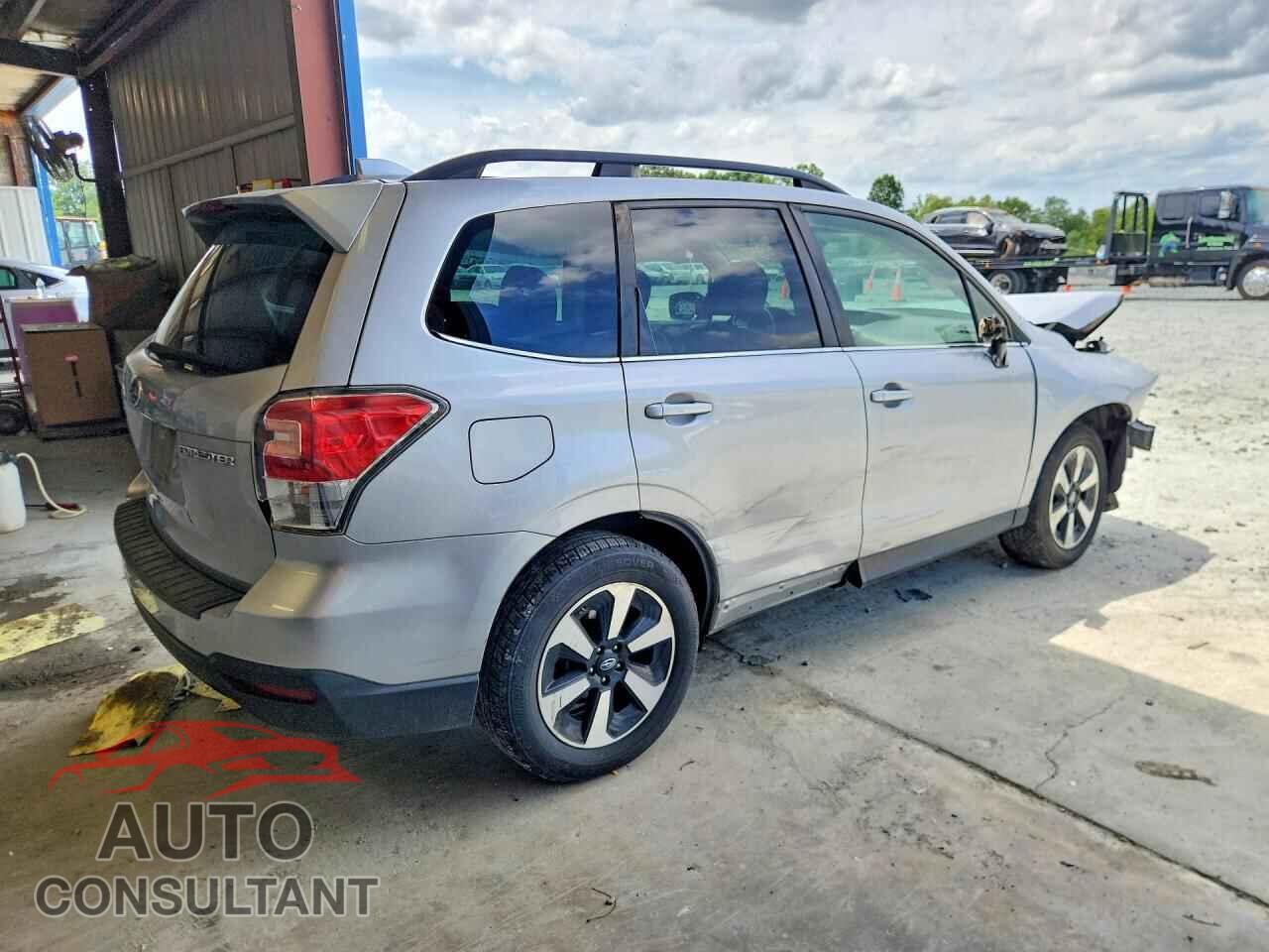 SUBARU FORESTER 2018 - JF2SJAJC1JH546458