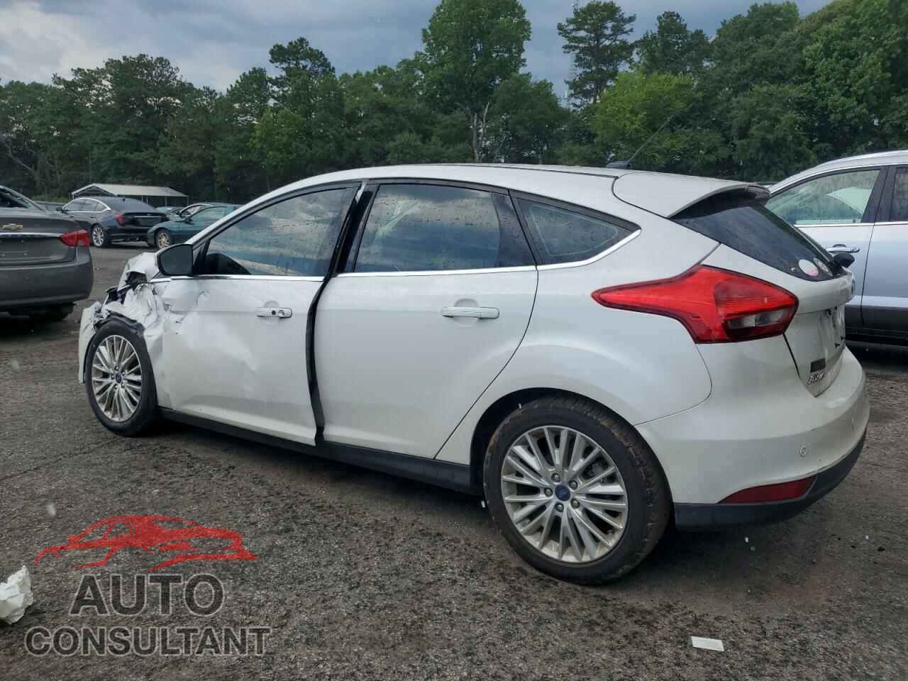 FORD FOCUS 2017 - 1FADP3N28HL348721
