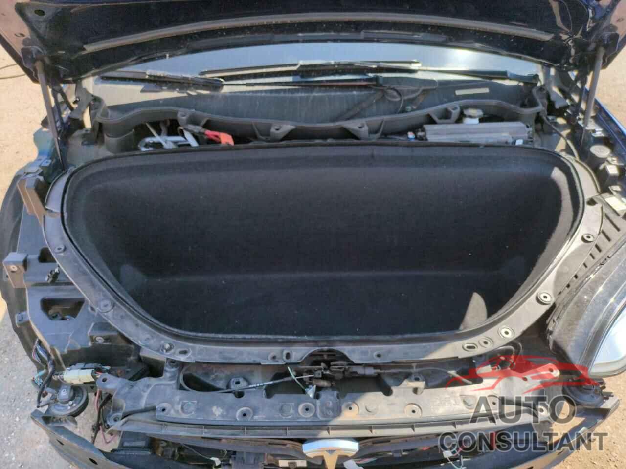 TESLA MODEL X 2018 - 5YJXCBE27JF136527