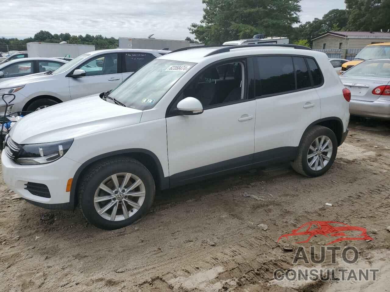 VOLKSWAGEN TIGUAN 2017 - WVGBV7AX3HK050692