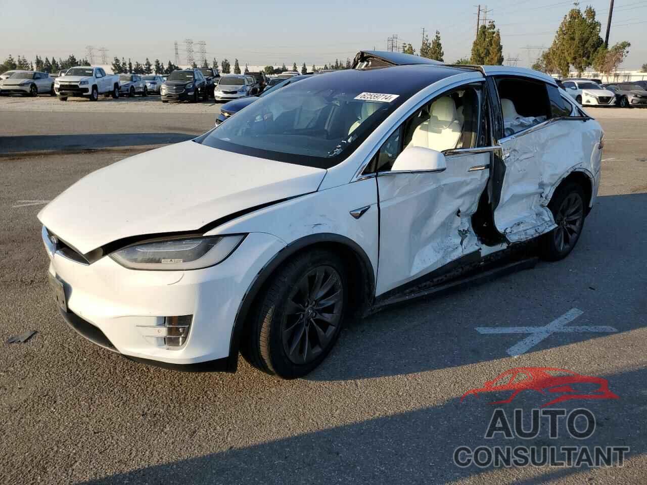 TESLA MODEL X 2018 - 5YJXCAE28JF090605