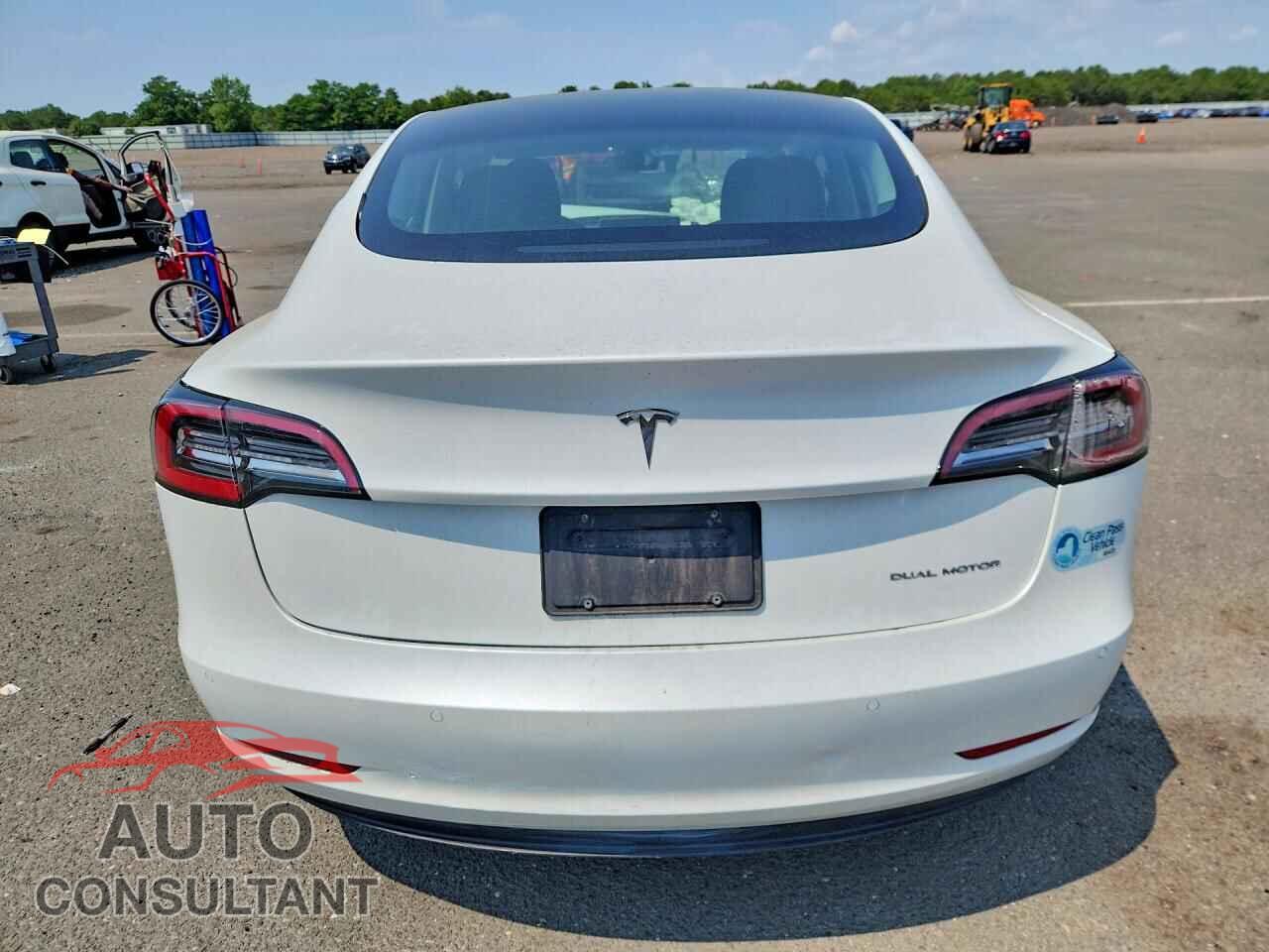 TESLA MODEL 3 2021 - 5YJ3E1EB4MF051037