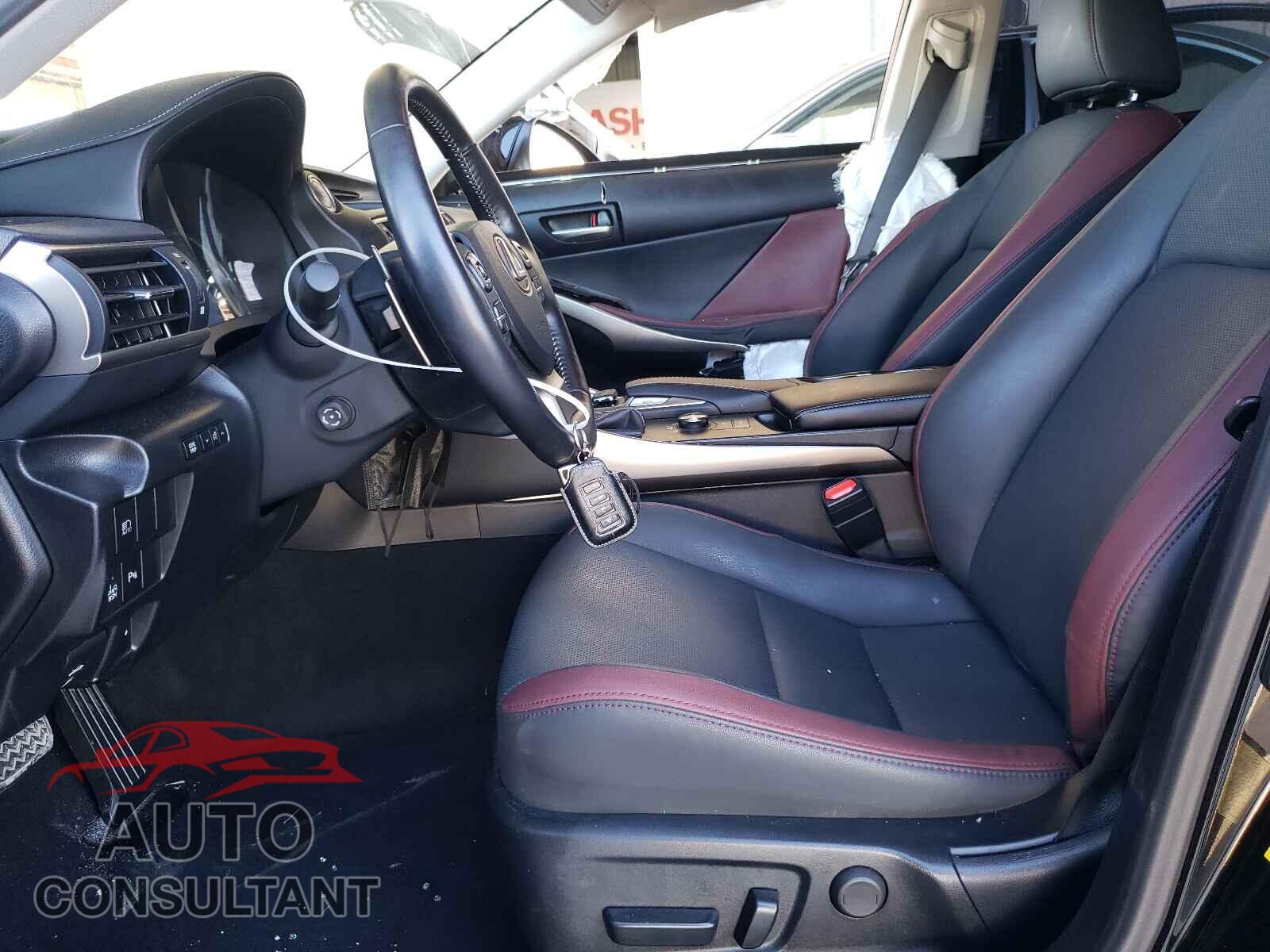 LEXUS IS 2020 - JTHDA1D20L5107054