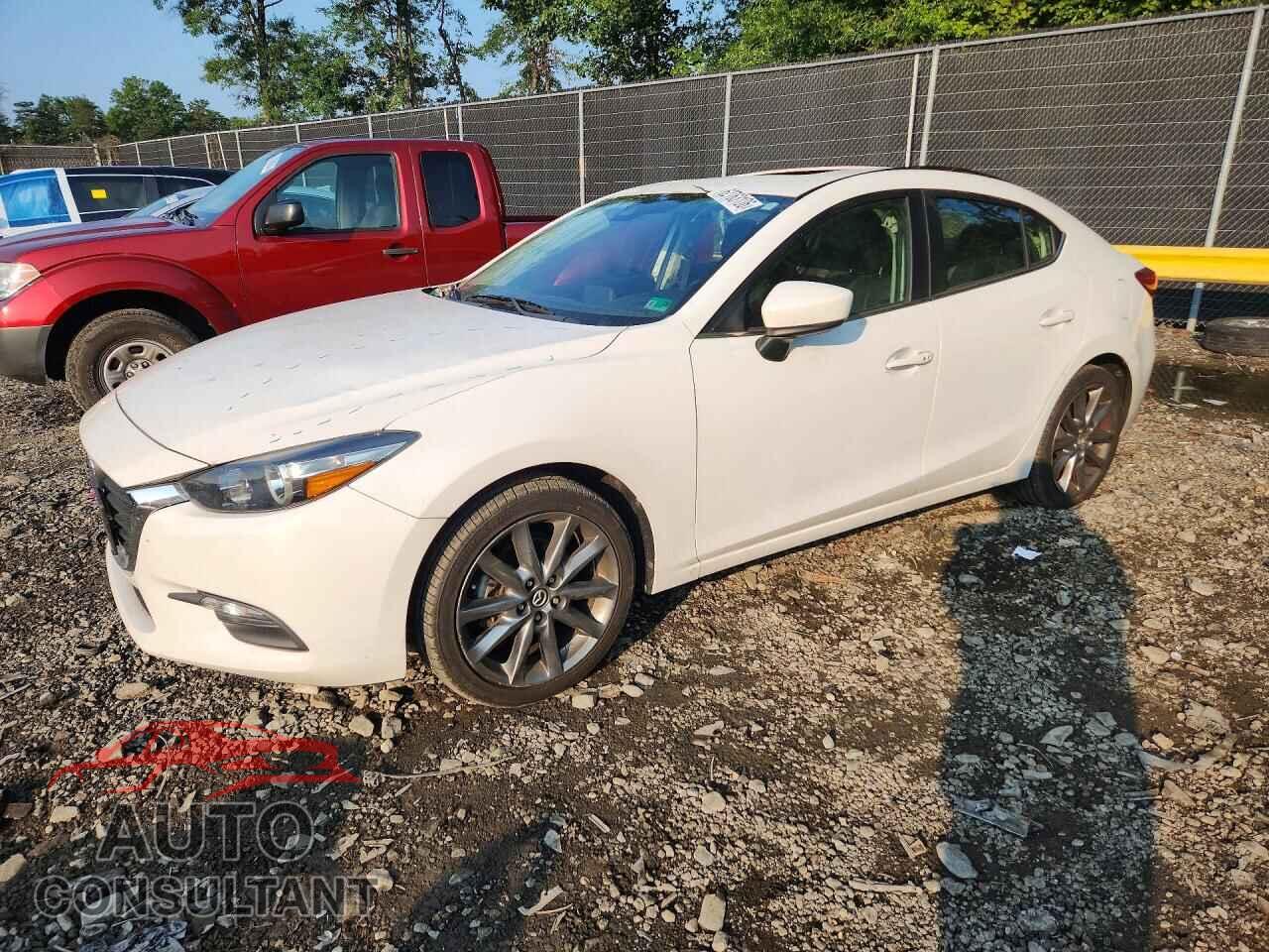 MAZDA 3 2018 - 3MZBN1V39JM264798