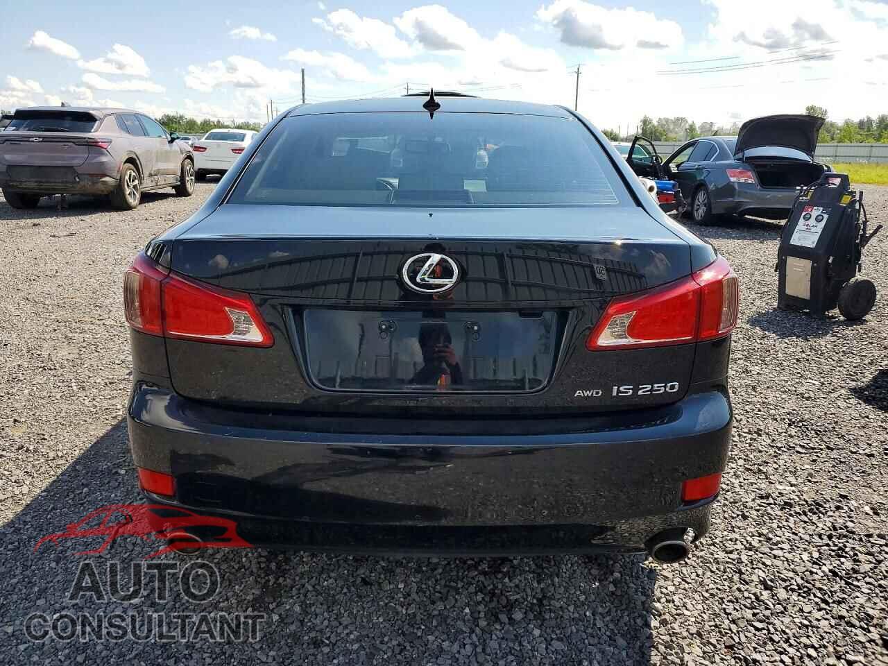 LEXUS IS 2012 - JTHCF5C2XC5059519