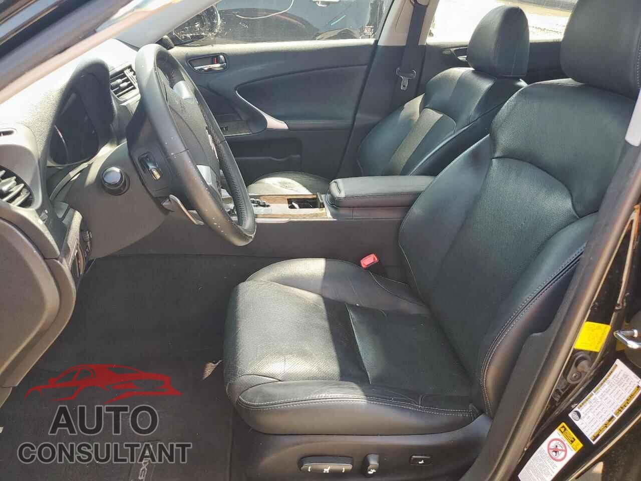 LEXUS IS 2012 - JTHBF5C24C5165671