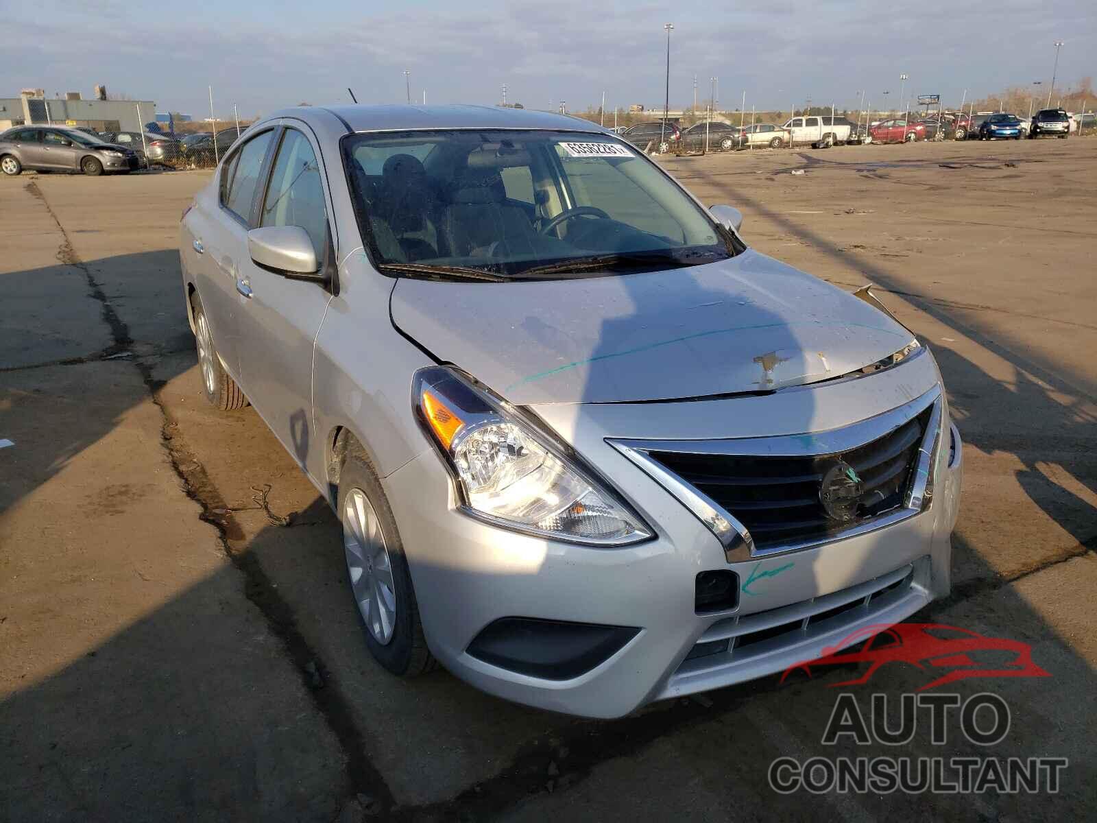 NISSAN VERSA 2019 - 3N1CN7APXKL817360