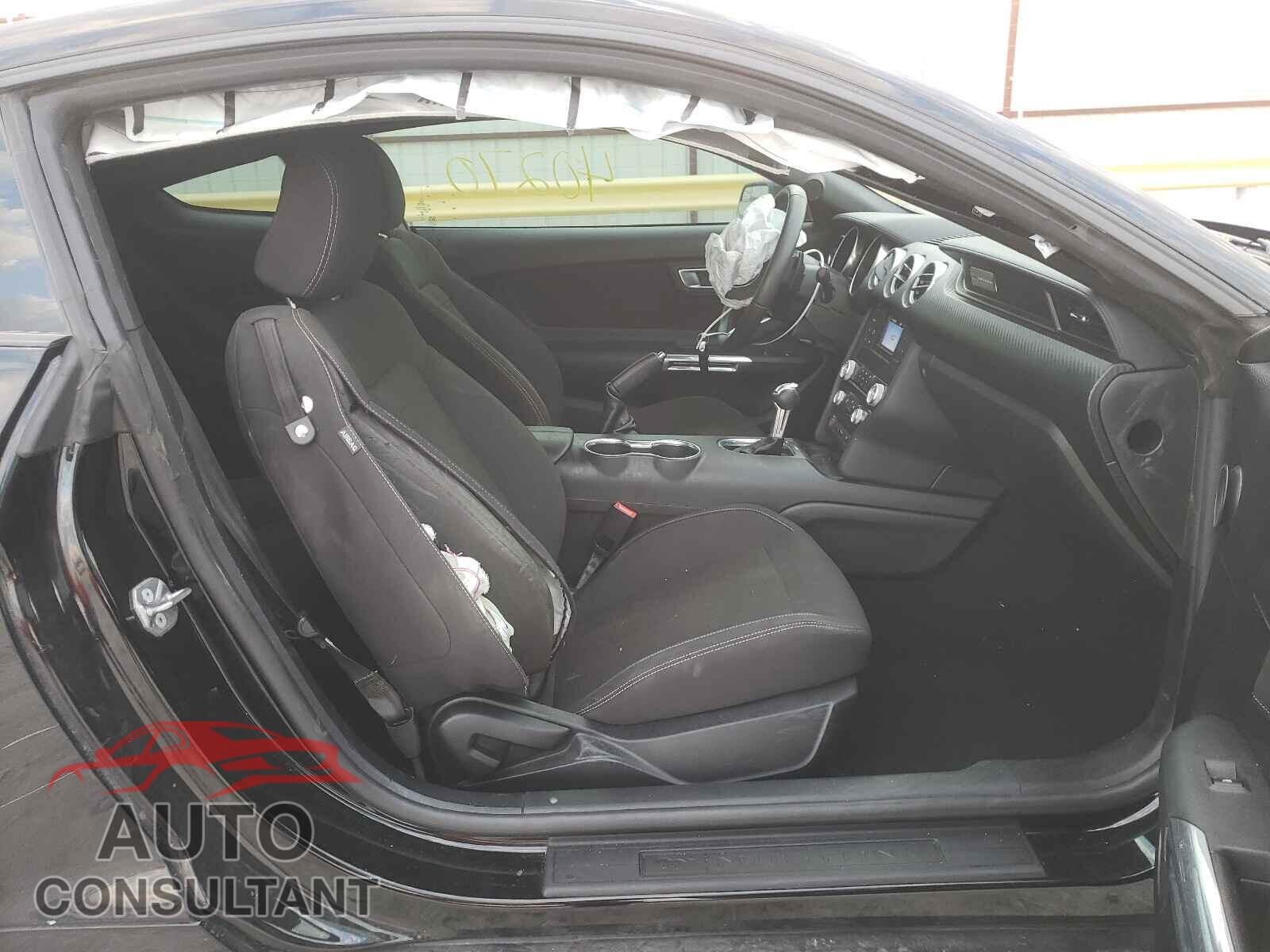 FORD MUSTANG 2019 - 1FA6P8TH1K5142875