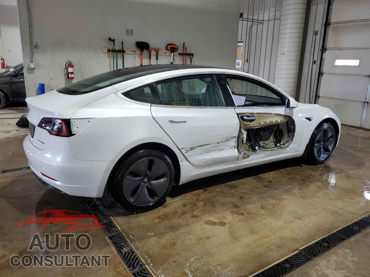 TESLA MODEL 3 2019 - 5YJ3E1EA2KF484215